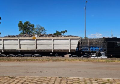 PRF flagra cargas transportadas de forma irregular em Minas Gerais