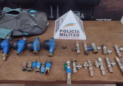 PM prende dois em flagrante por furto de hidrômetros em Itaúna