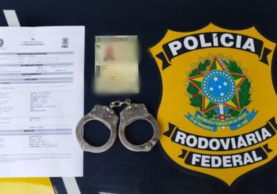 Homem é preso em Itatiaiuçu após PRF abordar carro sem placa traseira