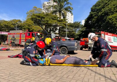 Simulado de acidente na Praça Dr. Augusto mobiliza bombeiros e SAMU