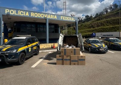 PRF apreende 25 mil maços de cigarros contrabandeados com destino à Itaúna