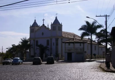 Criança com doença grave tem energia em residência garantida em Bonfim