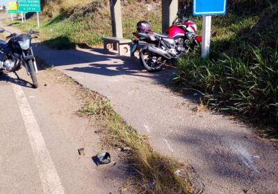 Moto colide em faixa de acesso na MG-050 e dois ficam feridos