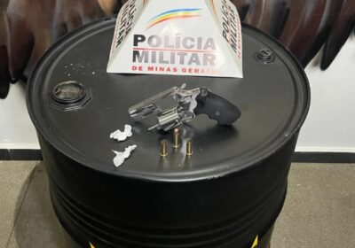 Homem é preso com revólver e drogas na MG-431 após denúncia de ameaça