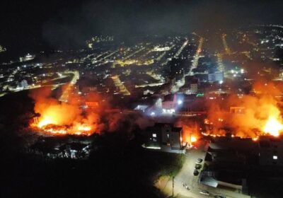 Incêndio de grandes proporções em Itaúna é investigado pela polícia