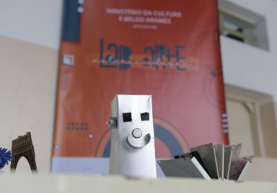 Alunos da Escola Dona Dorica reinventam o lixo eletrônico no LabArte Metareciclagem