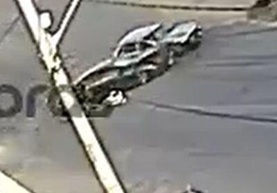 Carros colidem em cruzamento no bairro Tropical