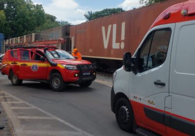 Homem tem múltiplas fraturas expostas em acidente com trem em Itaúna