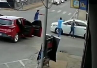 Dupla é presa por roubo, sequestro relâmpago e extorsão em Itaúna