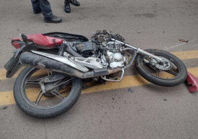 Tragédia na MG-431: motociclista cai na pista, é atropelado e morre