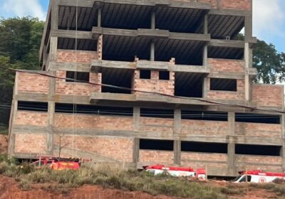 Trabalhador cai de altura de cerca de 12 metros em obra no Boulevard
