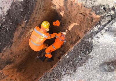 Homem é resgatado dentro de boca de lobo no Parque Jardim