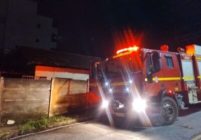 Incêndio atinge casa abandonada no bairro das Graças