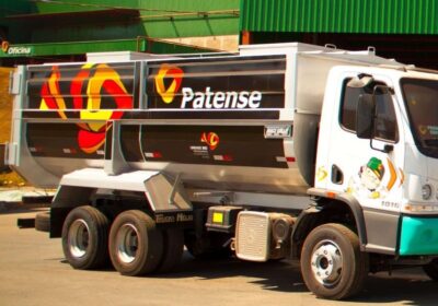 Caminhão se move durante manutenção e atropela dois na Patense