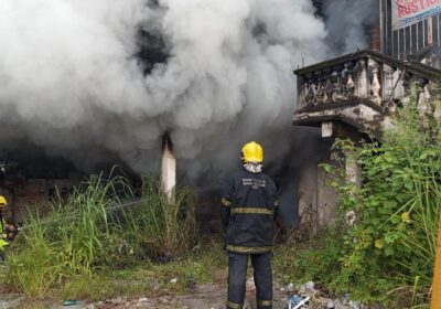 Incêndio em imóvel abandonado no Santa Mônica mobiliza bombeiros