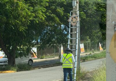 Câmera instalada na Av. JK monitora trânsito para adequações no local