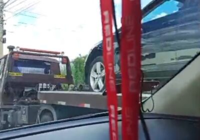 Condutor foge de abordagem e acaba preso em agência em Itaúna