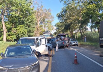 Engavetamento bloqueia a MG-050 por cerca de seis horas