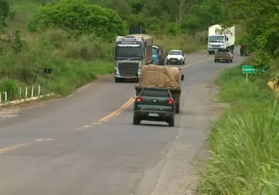 Buraco em rodovia causa acidente e caminhoneiro deve ser indenizado