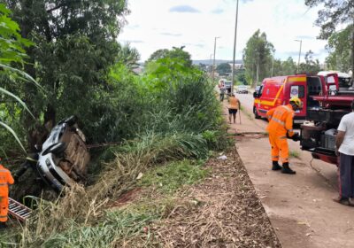 Ultrapassagem com buracos na pista causa acidente na MG-431 em Itatiaiuçu