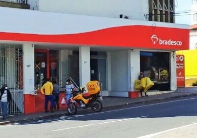 Banco deve indenizar idoso em Itaúna por golpe da “falsa central”
