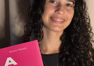 Beatriz Mourão lança o livro “Adole Ser em Poesia” na sexta-feira (22)