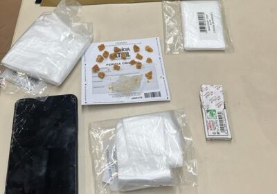 Casal denunciado por “delivery” de drogas é preso após abordagem no Centro