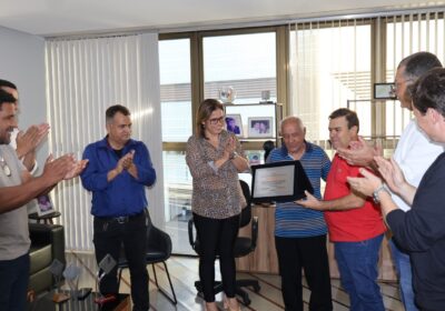 Câmara homenageia José Ailton por 32 anos de dedicação ao Legislativo