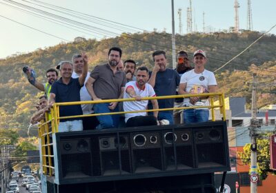 Cleitinho faz agenda de campanha em Itaúna, ao lado de Mitre