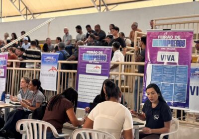 2º Feirão de Empregos de Itaúna reúne cerca de 3 mil candidatos no ginásio do SESI