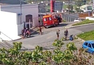 Batida com carro fere condutor de moto no Alto do Rosário