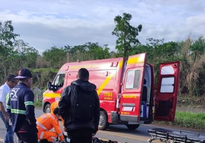 Motociclista é socorrido pelos bombeiros em colisão frontal próximo à Belgo
