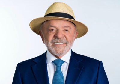 Lula é reeleito para quarto mandato à frente do Brasil